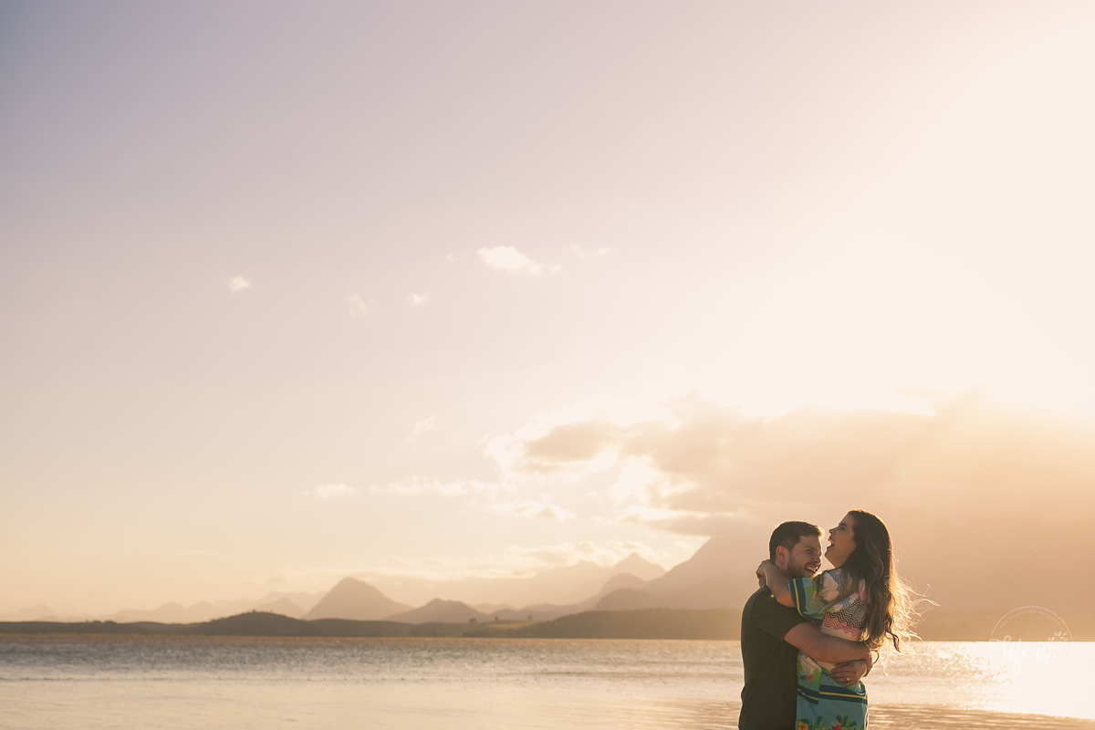 Todo o amor e conexão do casal em ensaio fotográfico na Lagoa de Cima