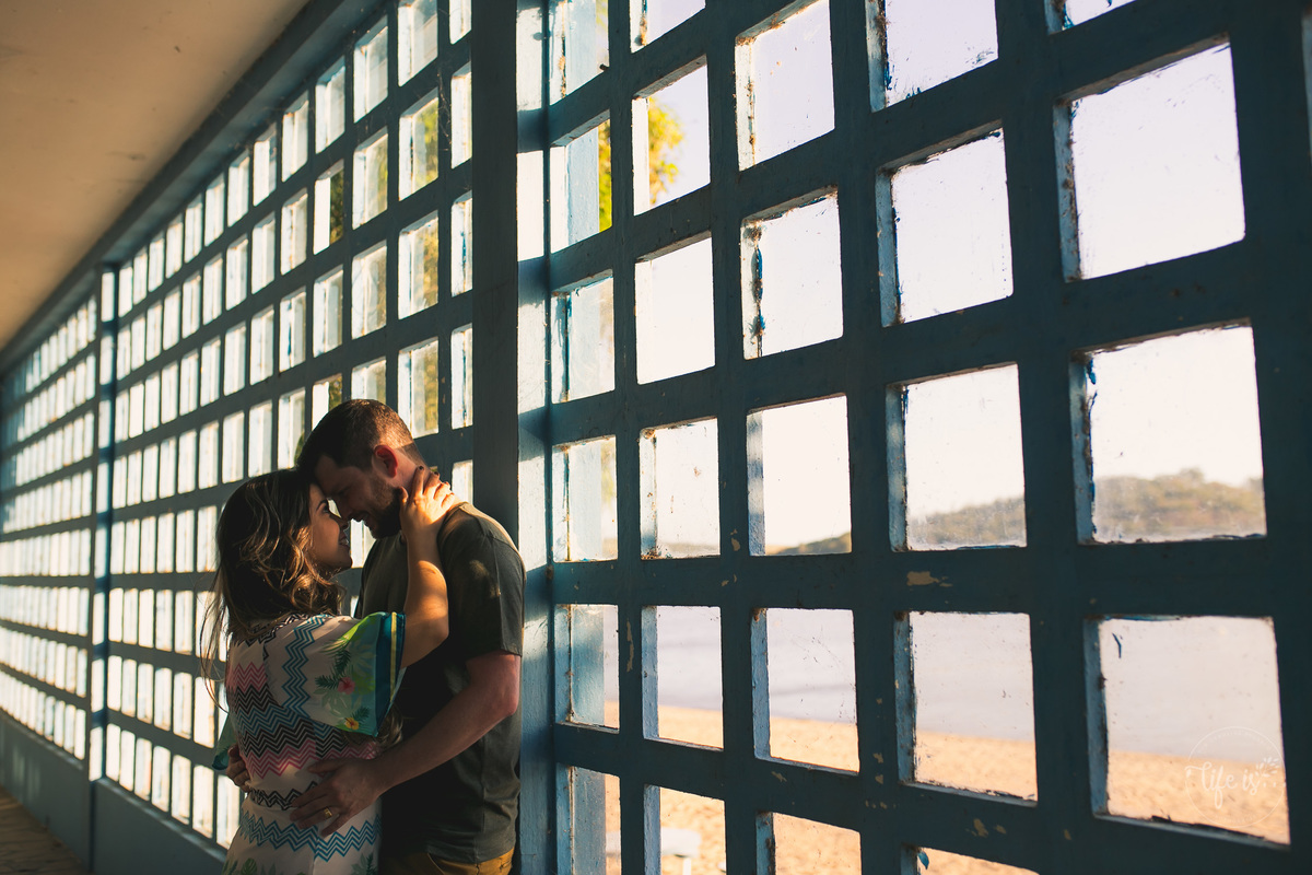 Todo o amor do casal em ensaio fotográfico na lagoa de cima