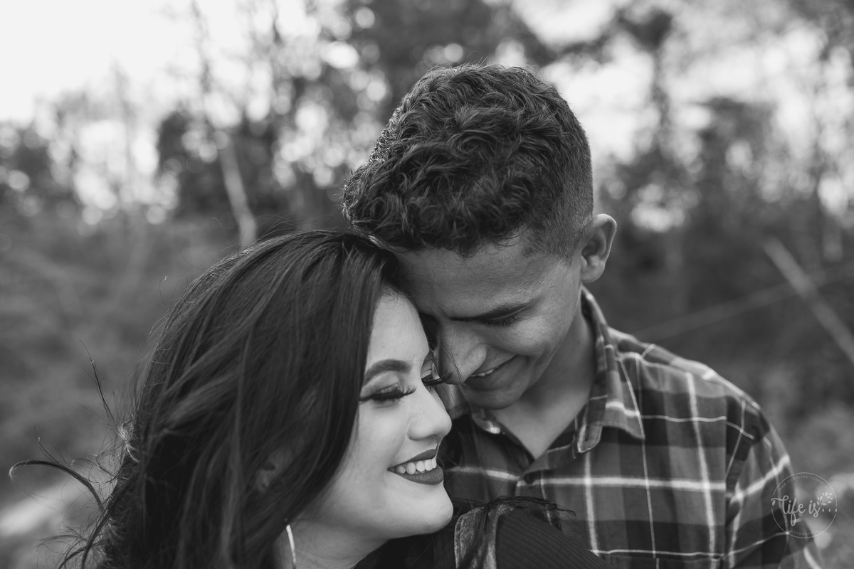 Todo o carinho e amor da amanda e matheus em seu ensaio pré-casamento