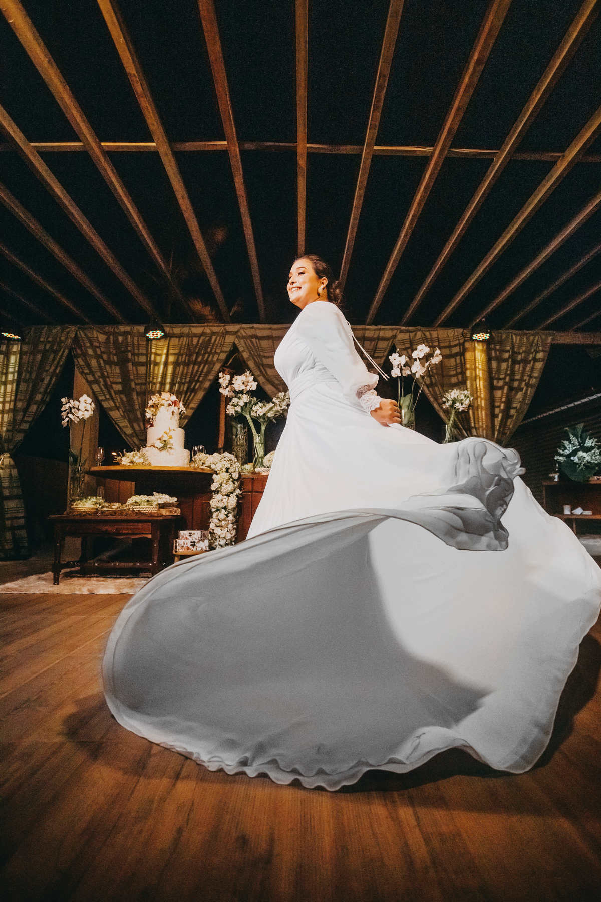 Um casamento rústico na Praia de Vilas do Atlântico em região Metropolitana e Salvador - Noivos Paula e Victor - Thiago Rosarii