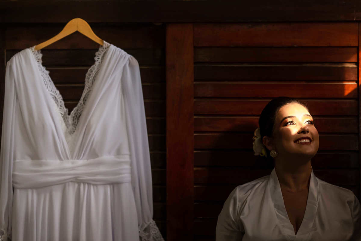 Um casamento rústico na Praia de Vilas do Atlântico em região Metropolitana e Salvador - Noivos Paula e Victor - Thiago Rosarii