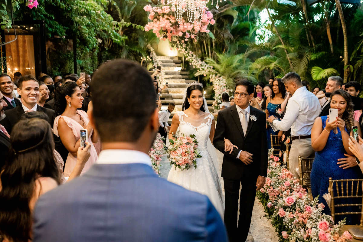 A médica Marcela Lima e o corretor Tiago Oliveira casam-se no Villa Toscana em um evento luxuoso - Fotos Thiago Rosarii