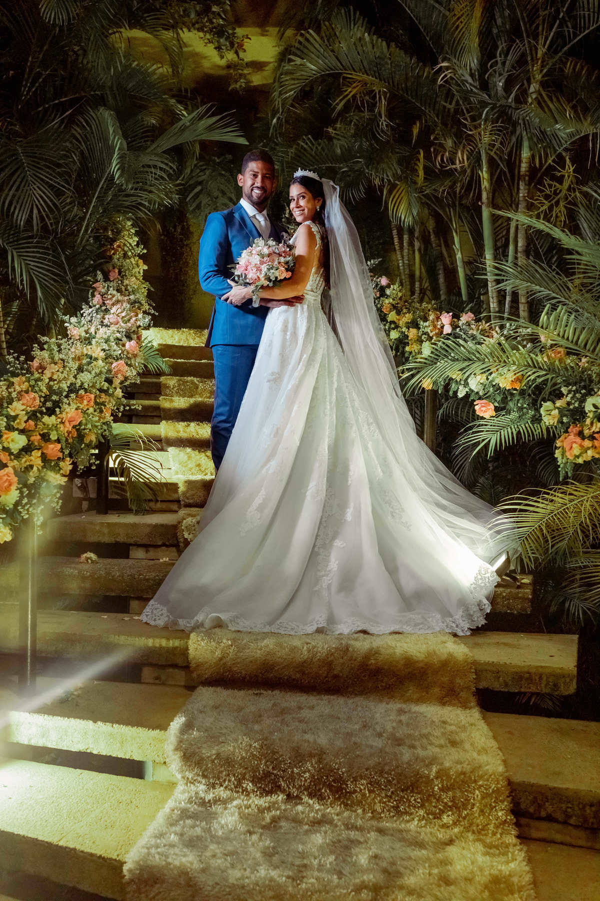 A médica Marcela Lima e o corretor Tiago Oliveira casam-se no Villa Toscana em um evento luxuoso - Fotos Thiago Rosarii