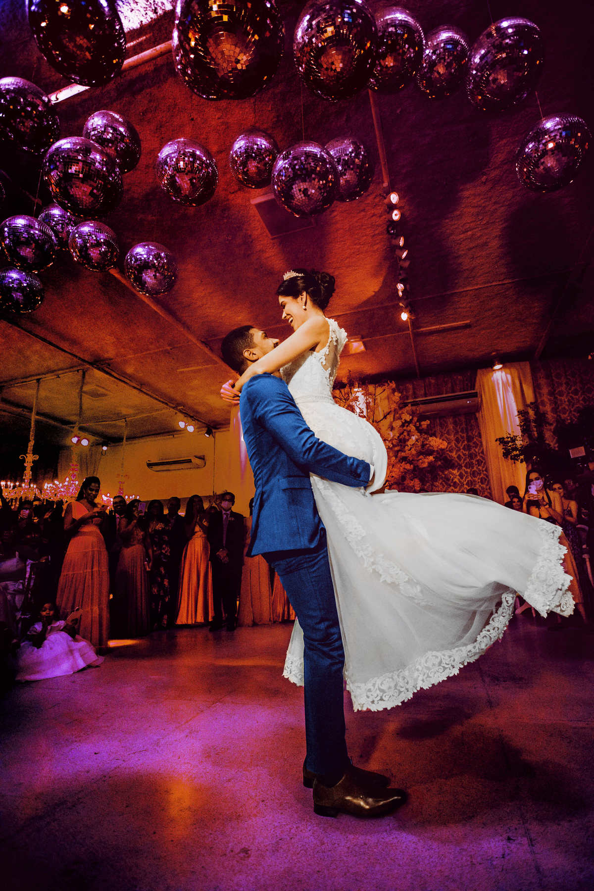 A médica Marcela Lima e o corretor Tiago Oliveira casam-se no Villa Toscana em um evento luxuoso - Fotos Thiago Rosarii