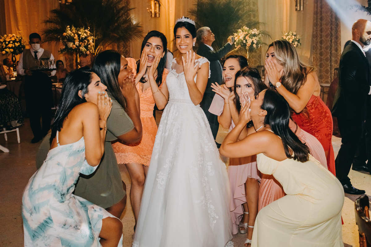 A médica Marcela Lima e o corretor Tiago Oliveira casam-se no Villa Toscana em um evento luxuoso - Fotos Thiago Rosarii