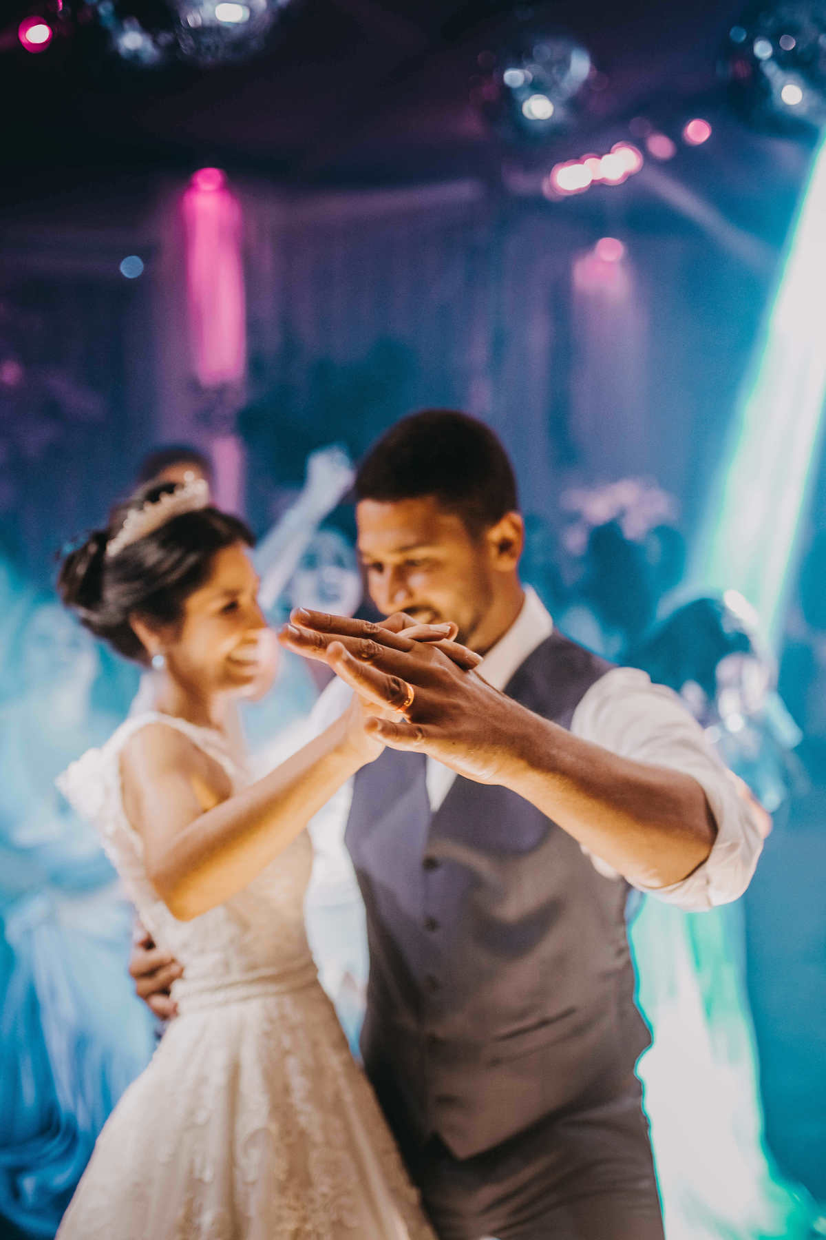 A médica Marcela Lima e o corretor Tiago Oliveira casam-se no Villa Toscana em um evento luxuoso - Fotos Thiago Rosarii