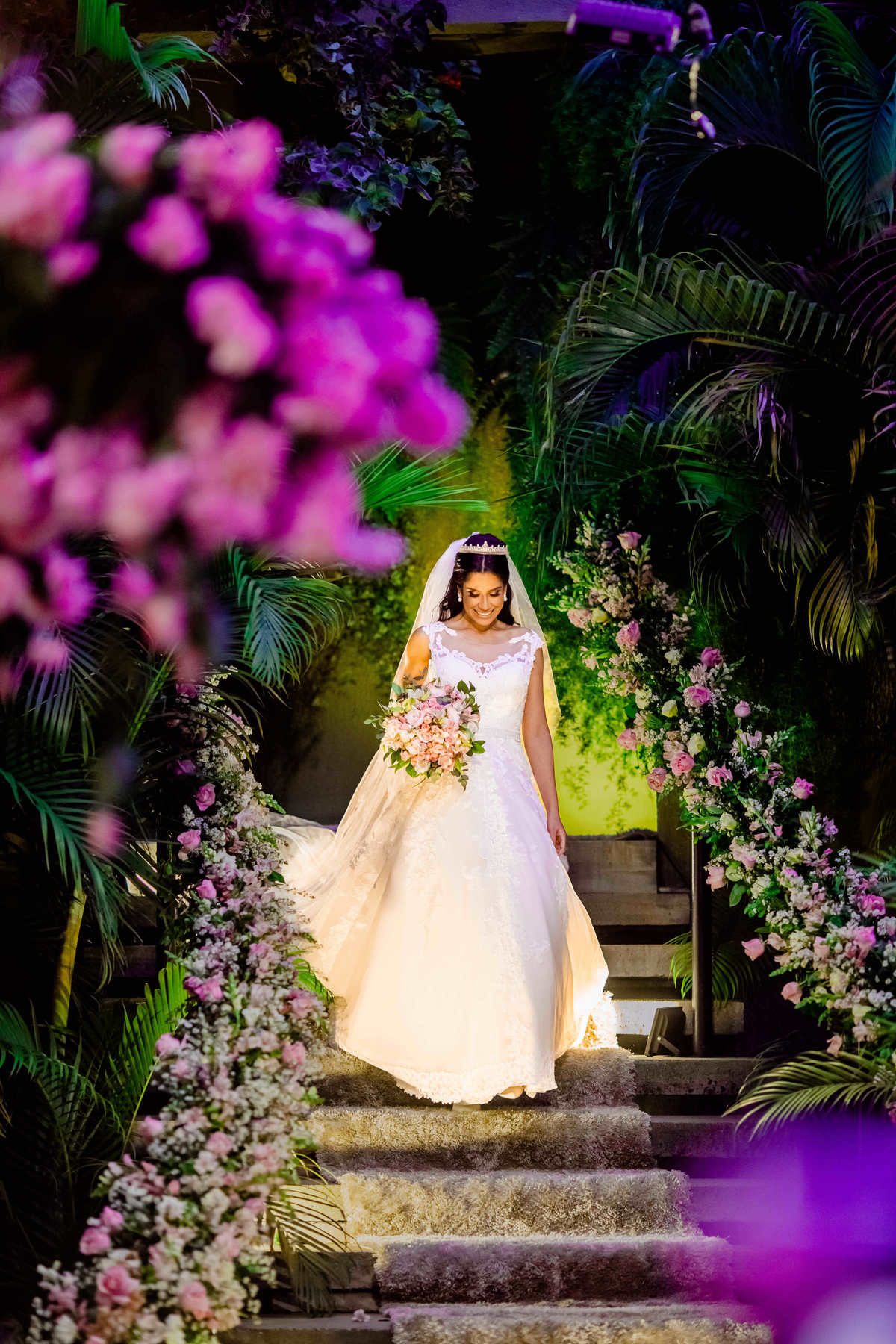 A médica Marcela Lima e o corretor Tiago Oliveira casam-se no Villa Toscana em um evento luxuoso - Fotos Thiago Rosarii