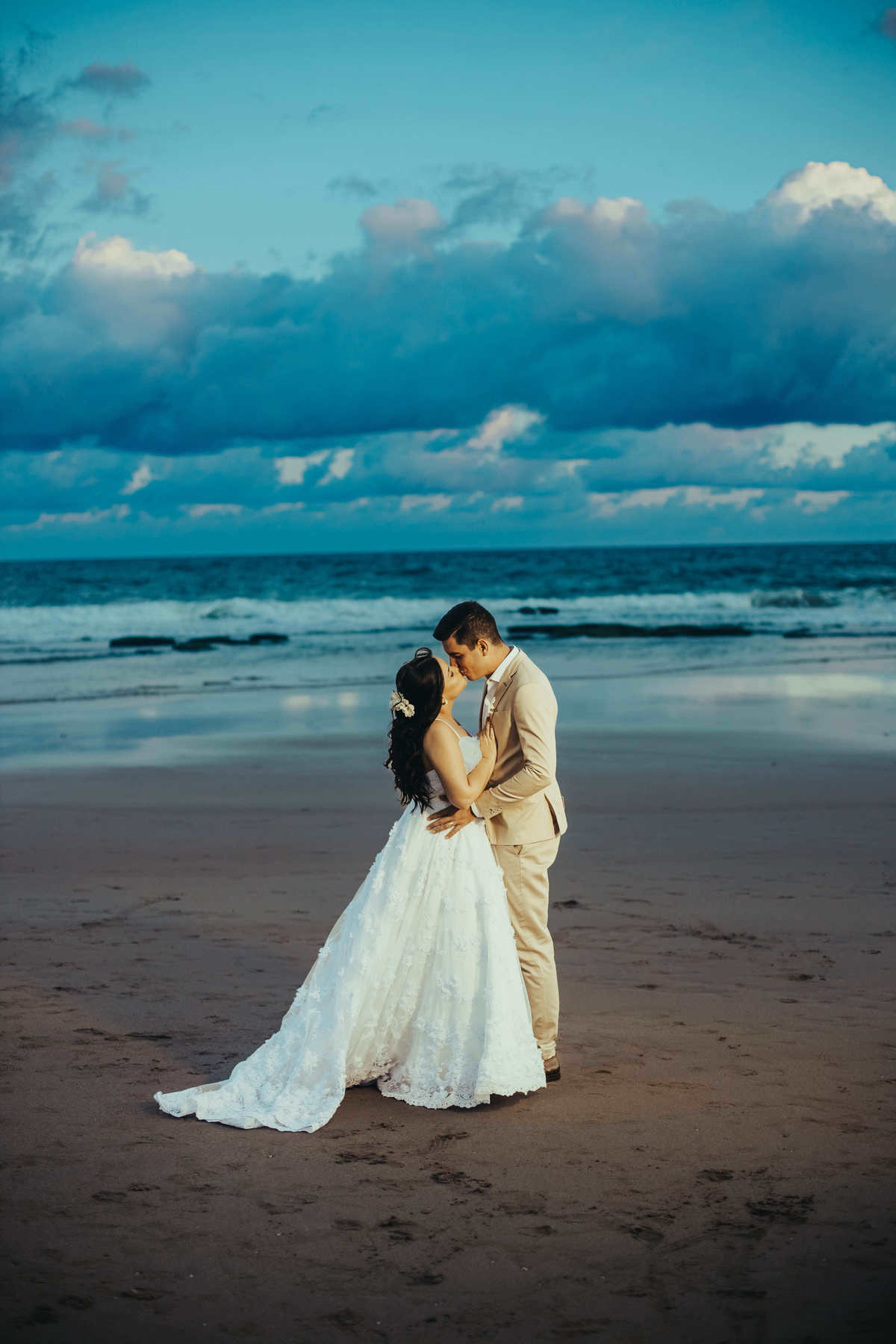 De Tocantins para casar na Praia de Villas do Atlântico - Marcus e Isa, escolhem Salvador em Destination Wedding - Thiago Rosarii