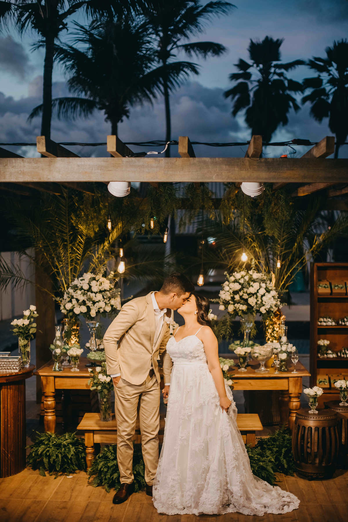De Tocantins para casar na Praia de Villas do Atlântico - Marcus e Isa, escolhem Salvador em Destination Wedding - Thiago Rosarii