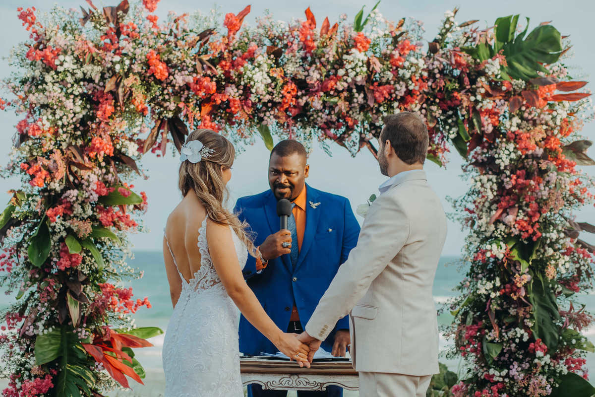 Casamento na Praia em Salvador Bahia - Fotógrafo Thiago Rosarii - Tropicalia Praia Eventos - Destination Wedding Brazil - Fotos de Casamento em Salvador - Farol da Barra 