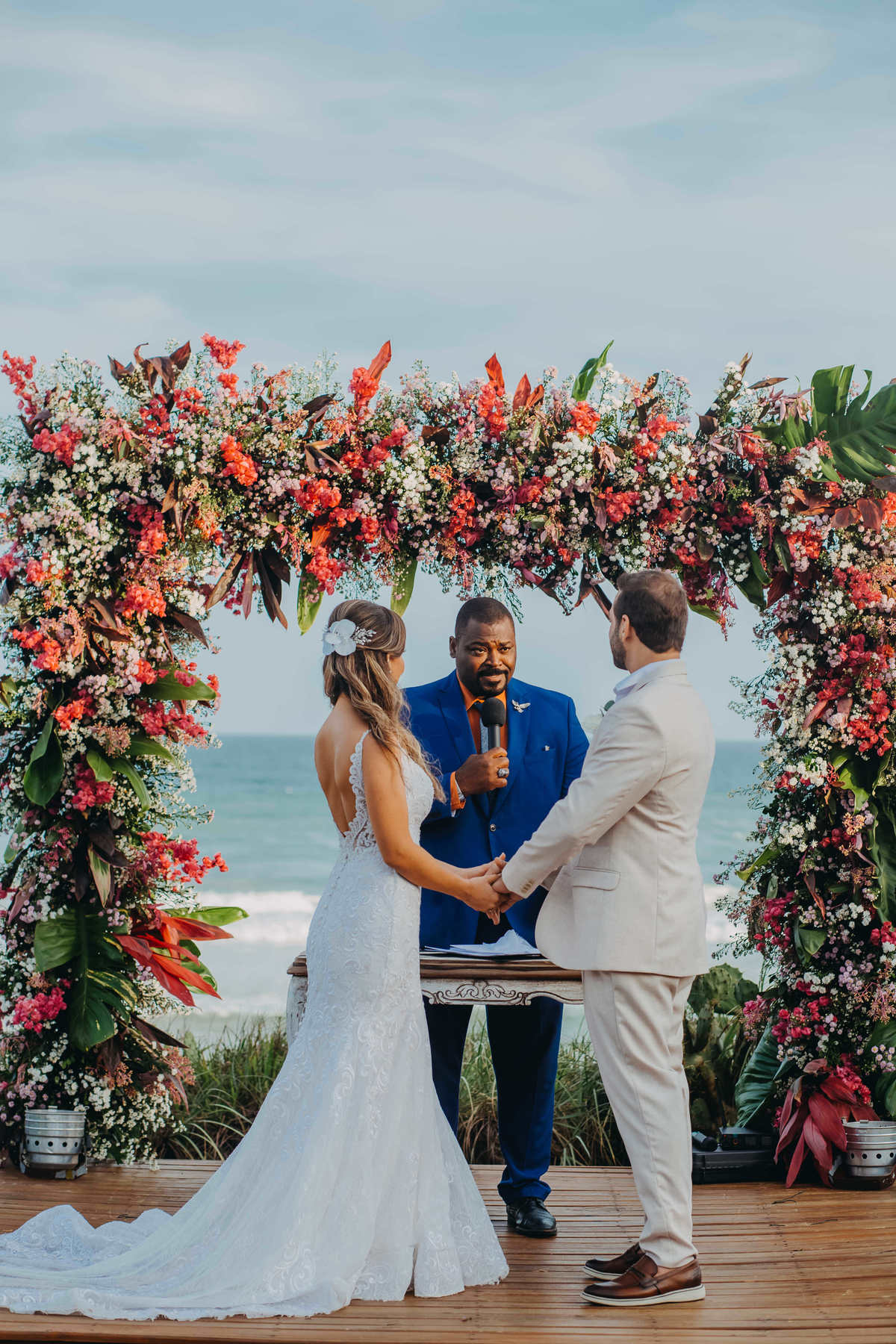 Casamento na Praia em Salvador Bahia - Fotógrafo Thiago Rosarii - Tropicalia Praia Eventos - Destination Wedding Brazil - Fotos de Casamento em Salvador - Farol da Barra 