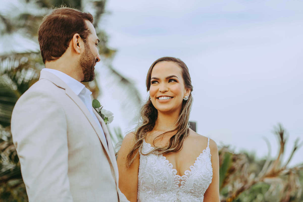 Casamento na Praia em Salvador Bahia - Fotógrafo Thiago Rosarii - Tropicalia Praia Eventos - Destination Wedding Brazil - Fotos de Casamento em Salvador - Farol da Barra 