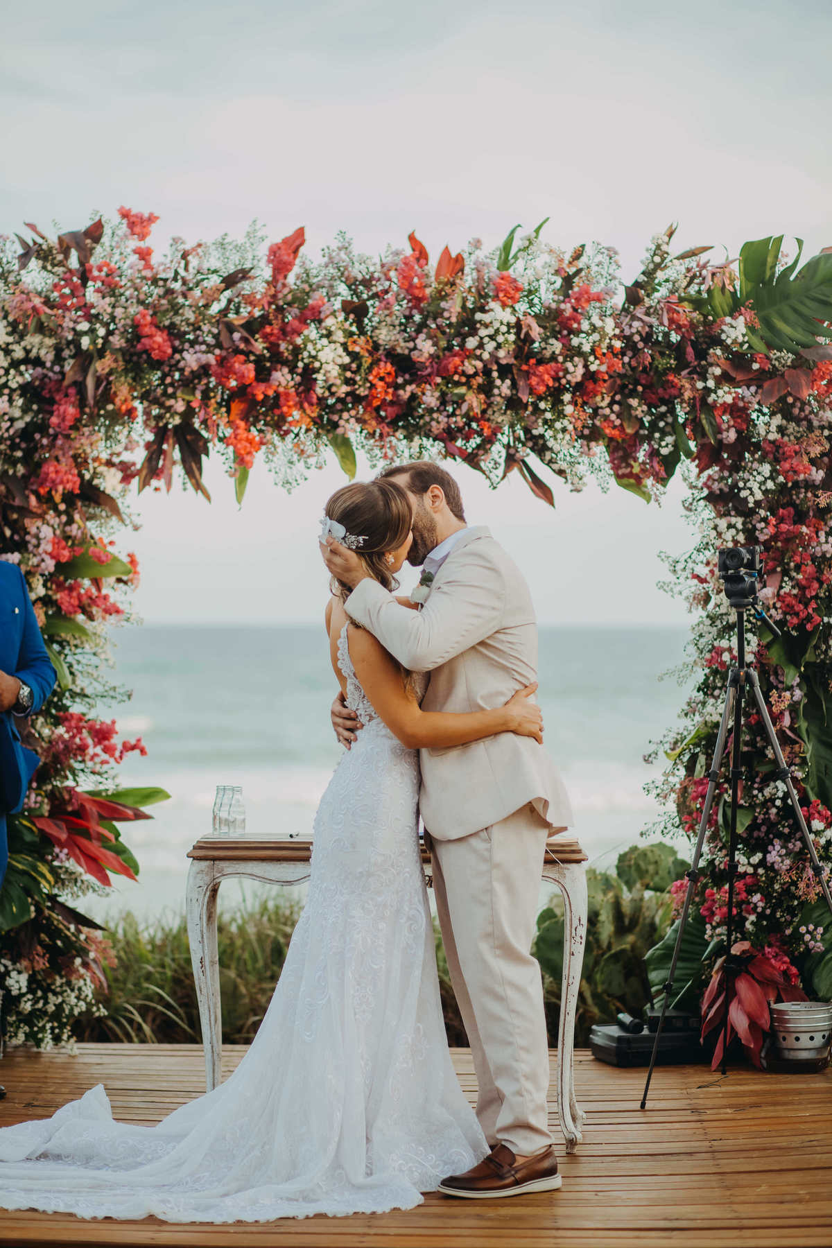 Casamento na Praia em Salvador Bahia - Fotógrafo Thiago Rosarii - Tropicalia Praia Eventos - Destination Wedding Brazil - Fotos de Casamento em Salvador - Farol da Barra 