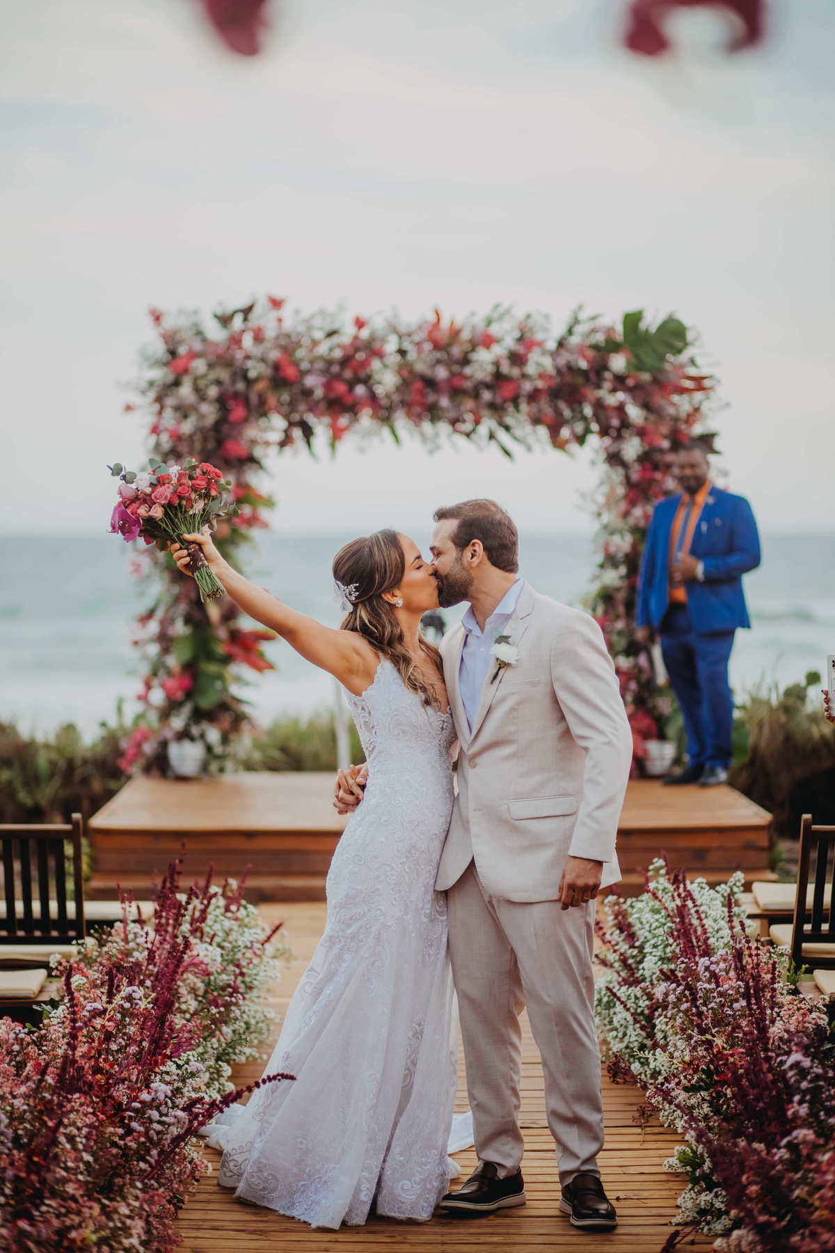 Casamento na Praia em Salvador Bahia - Fotógrafo Thiago Rosarii - Tropicalia Praia Eventos - Destination Wedding Brazil - Fotos de Casamento em Salvador - Farol da Barra 