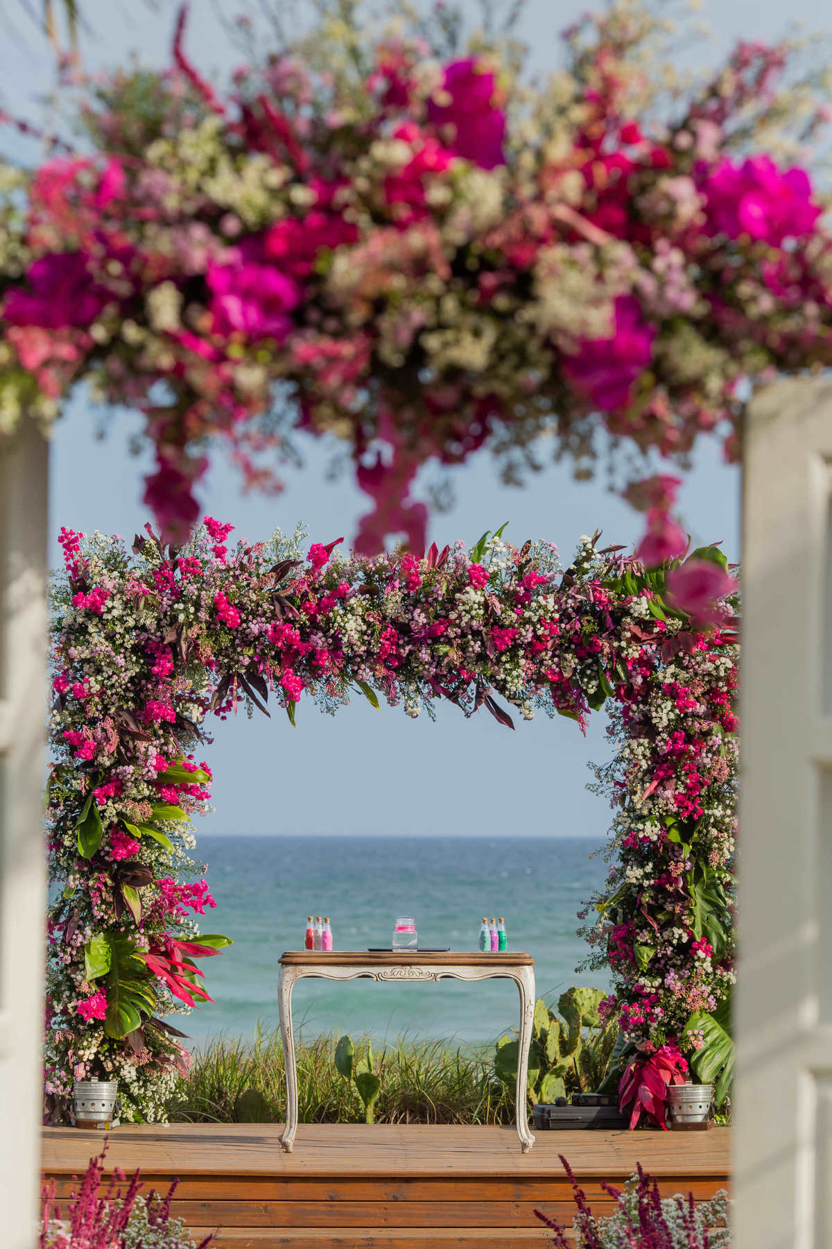 Casamento na Praia em Salvador Bahia - Fotógrafo Thiago Rosarii - Tropicalia Praia Eventos - Destination Wedding Brazil - Fotos de Casamento em Salvador - Farol da Barra 