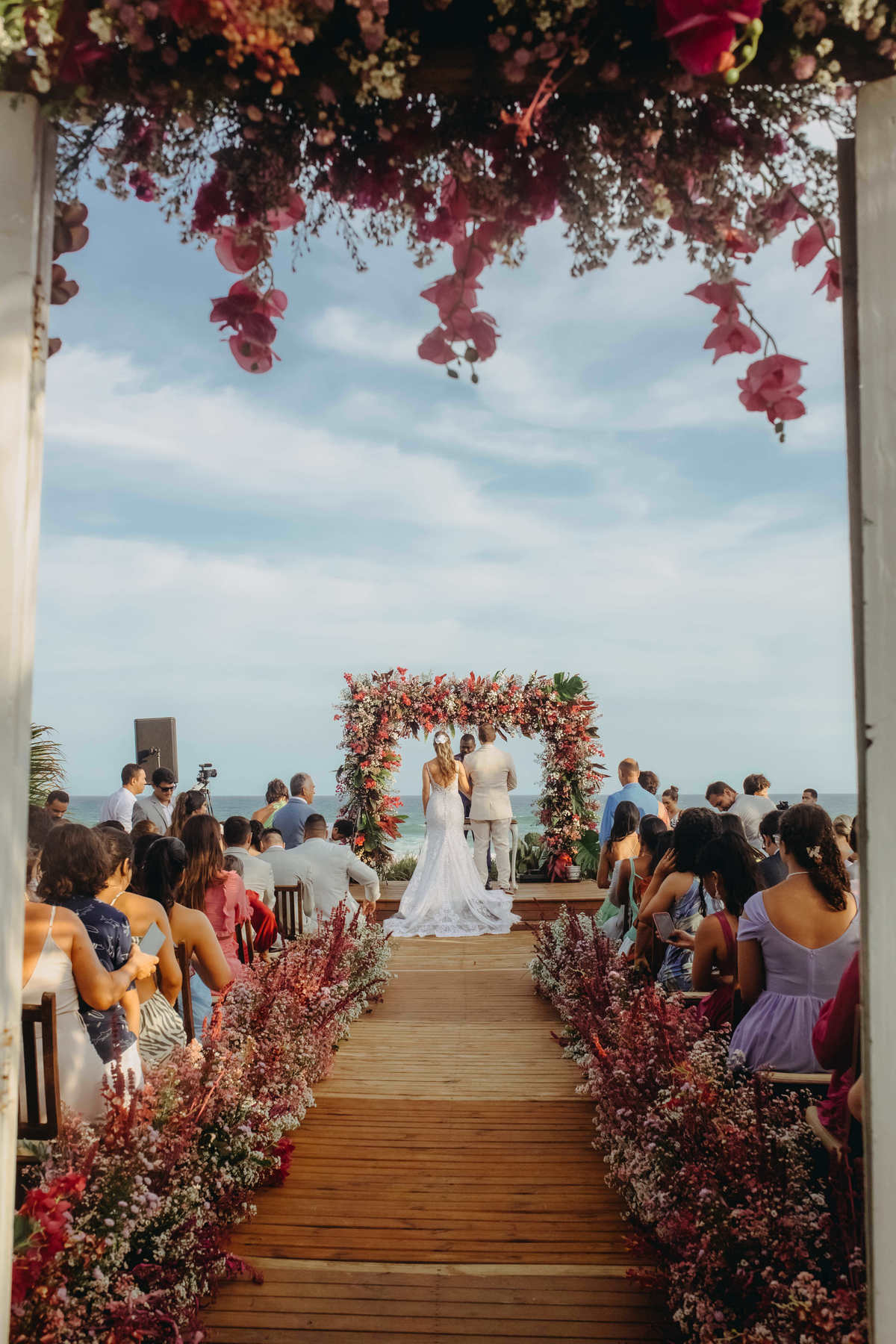 Casamento na Praia em Salvador Bahia - Fotógrafo Thiago Rosarii - Tropicalia Praia Eventos - Destination Wedding Brazil - Fotos de Casamento em Salvador - Farol da Barra 