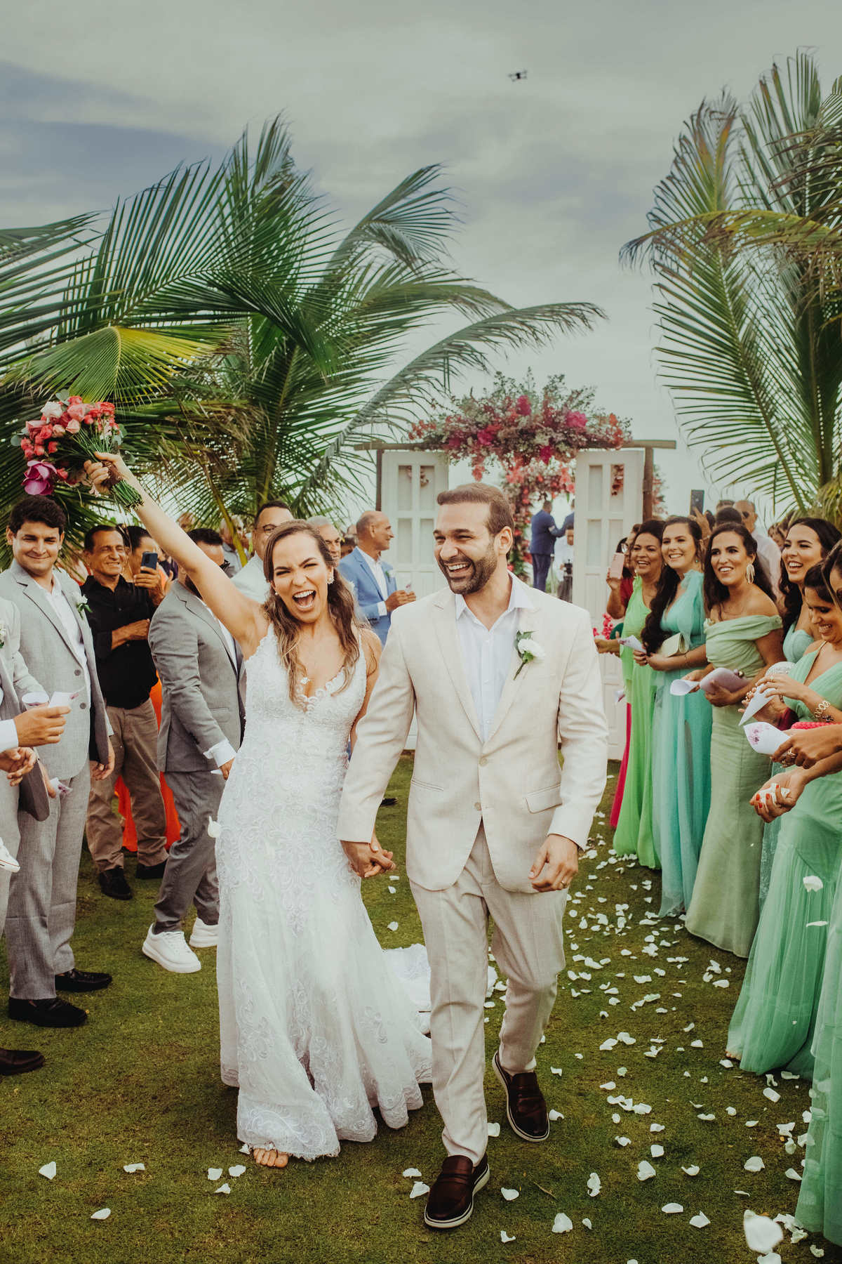 Casamento na Praia em Salvador Bahia - Fotógrafo Thiago Rosarii - Tropicalia Praia Eventos - Destination Wedding Brazil - Fotos de Casamento em Salvador - Farol da Barra 