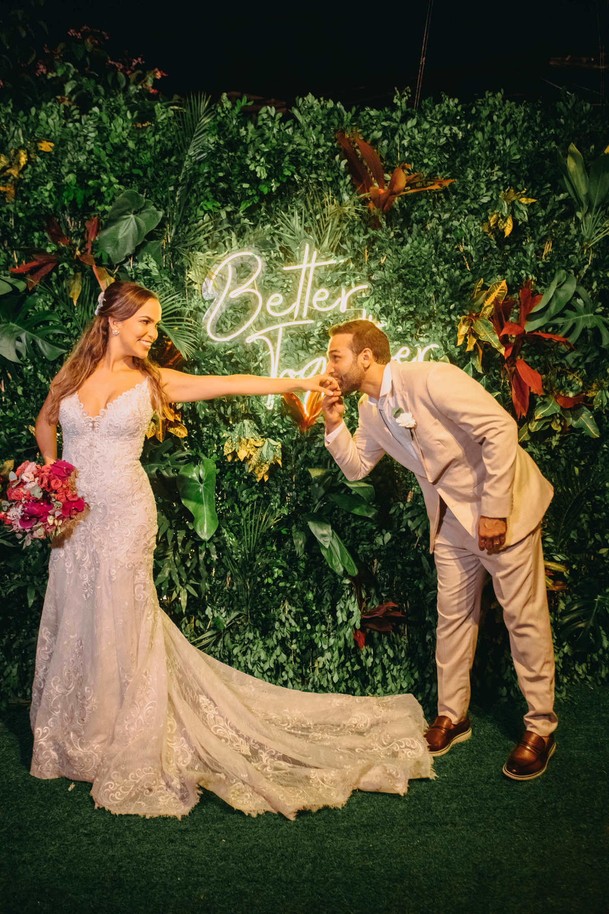 Casamento na Praia em Salvador Bahia - Fotógrafo Thiago Rosarii - Tropicalia Praia Eventos - Destination Wedding Brazil - Fotos de Casamento em Salvador - Farol da Barra 