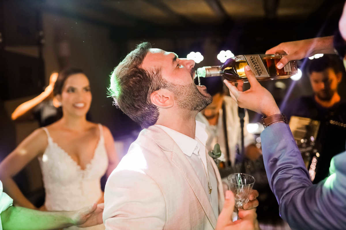 Casamento na Praia em Salvador Bahia - Fotógrafo Thiago Rosarii - Tropicalia Praia Eventos - Destination Wedding Brazil - Fotos de Casamento em Salvador - Farol da Barra 