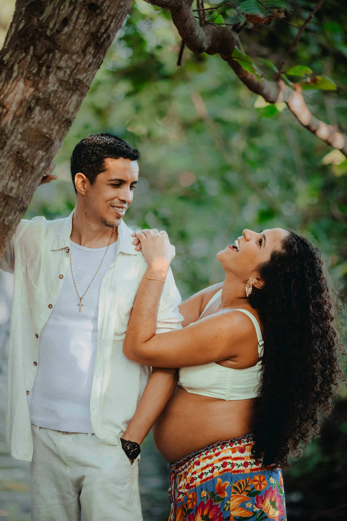 Fotos de Gravidez - Salvador Bahia - Linha Verde - Thiago Rosarii - Fotógrafo - Inema - Itacimirim - Praia do Forte - Grávida- Gravidez - Casal - Ensaio - Fotos em Estúdio - Fotos Ao ar Livre