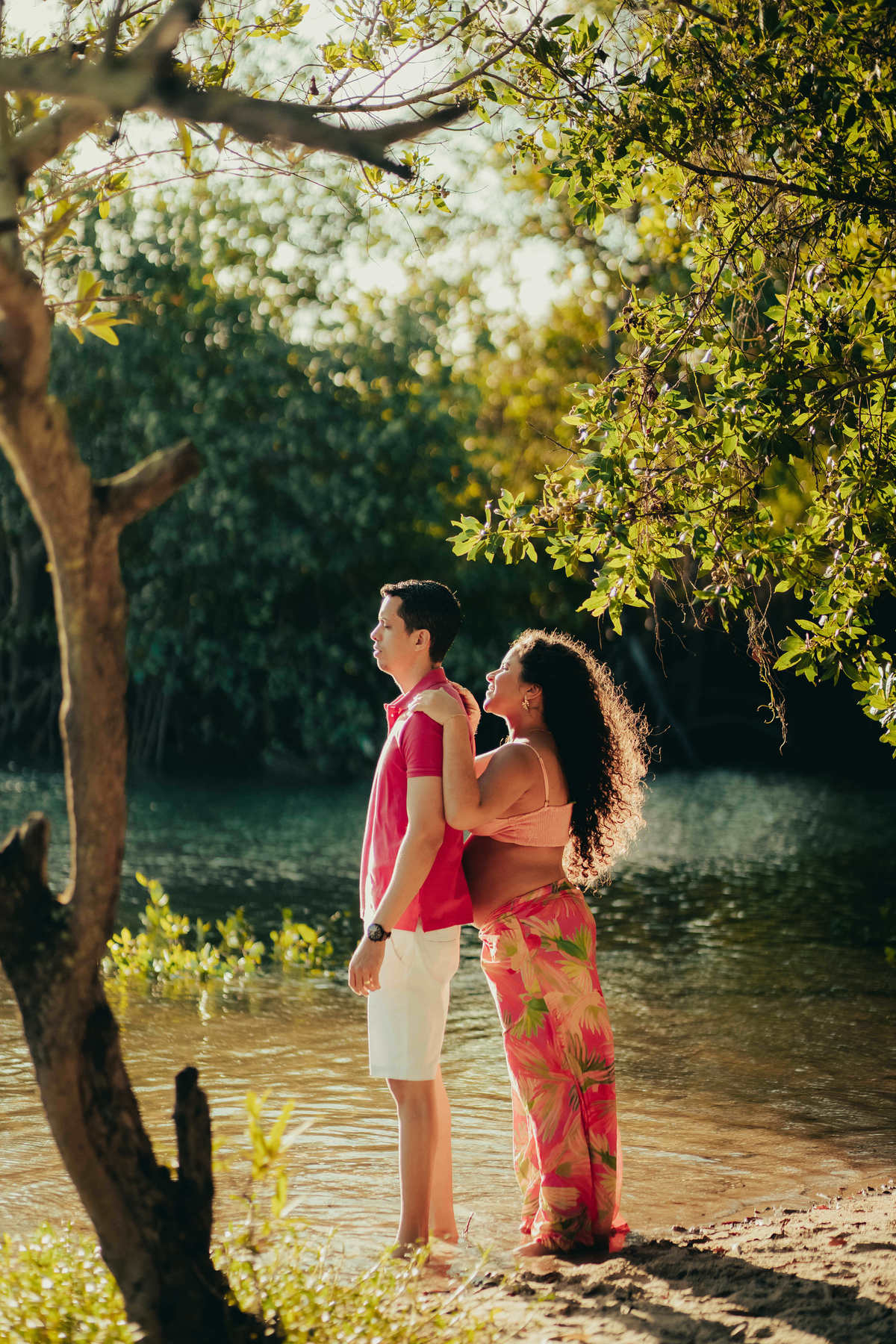 Fotos de Gravidez - Salvador Bahia - Linha Verde - Thiago Rosarii - Fotógrafo - Inema - Itacimirim - Praia do Forte - Grávida- Gravidez - Casal - Ensaio - Fotos em Estúdio - Fotos Ao ar Livre