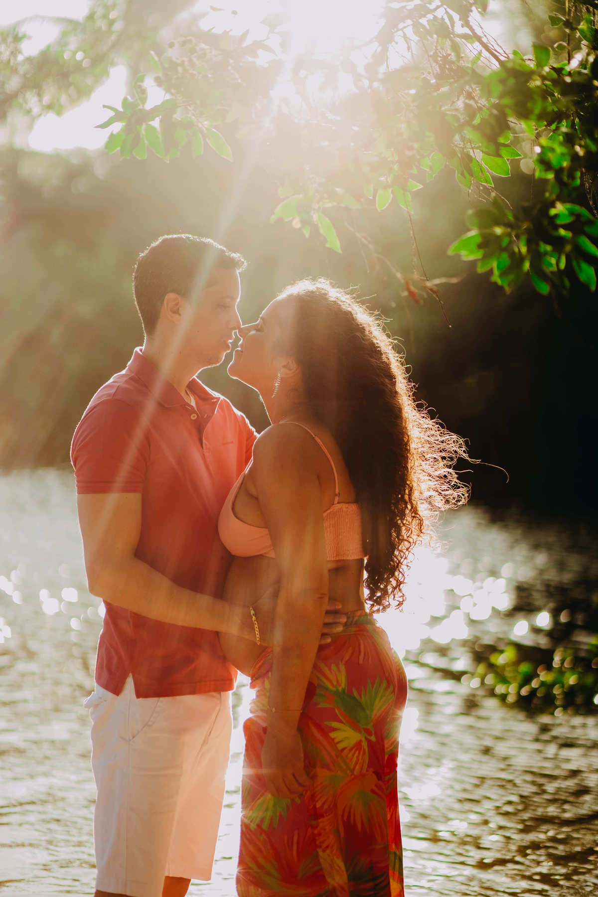 Fotos de Gravidez - Salvador Bahia - Linha Verde - Thiago Rosarii - Fotógrafo - Inema - Itacimirim - Praia do Forte - Grávida- Gravidez - Casal - Ensaio - Fotos em Estúdio - Fotos Ao ar Livre