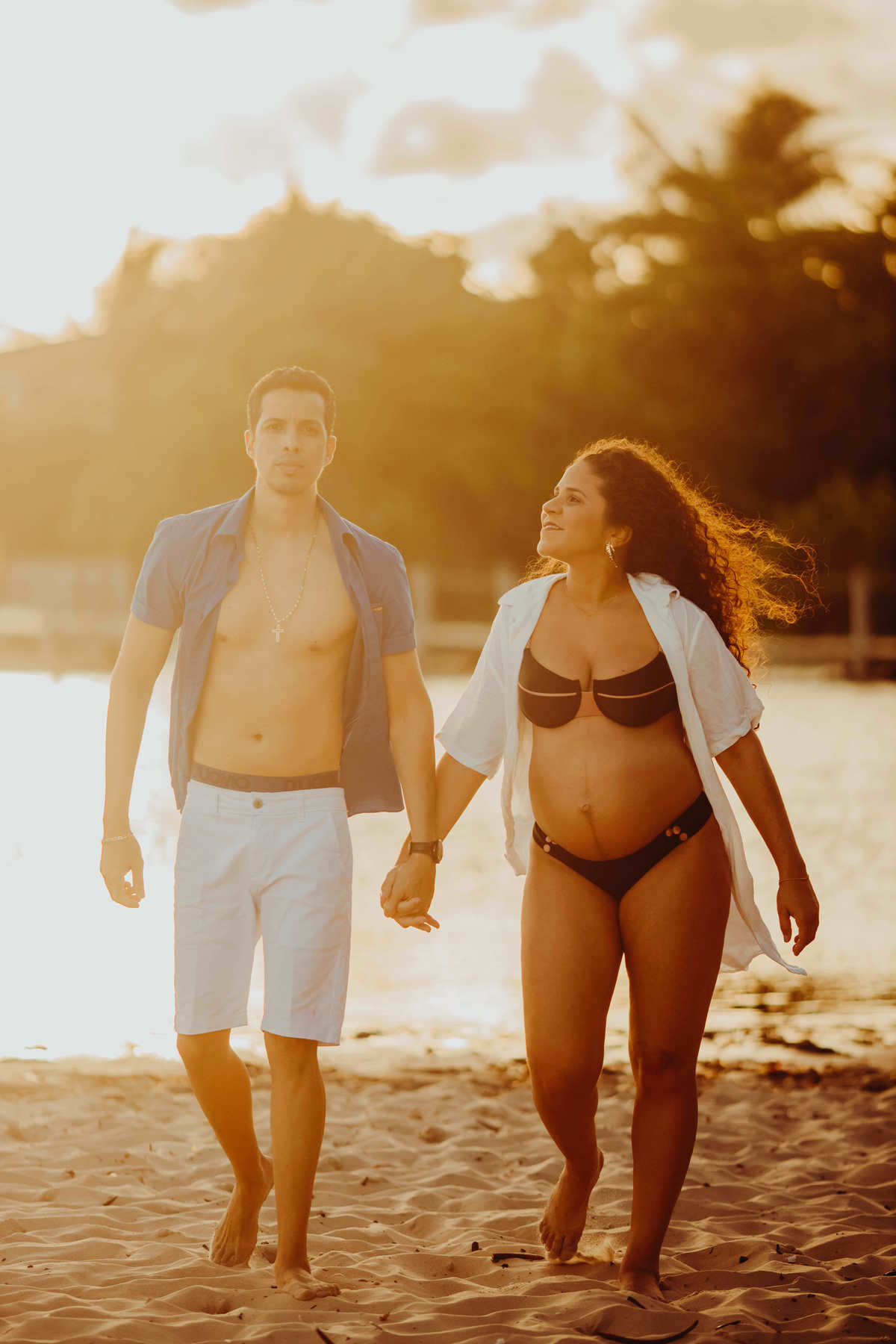 Fotos de Gravidez - Salvador Bahia - Linha Verde - Thiago Rosarii - Fotógrafo - Inema - Itacimirim - Praia do Forte - Grávida- Gravidez - Casal - Ensaio - Fotos em Estúdio - Fotos Ao ar Livre