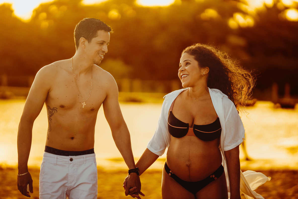 Fotos de Gravidez - Salvador Bahia - Linha Verde - Thiago Rosarii - Fotógrafo - Inema - Itacimirim - Praia do Forte - Grávida- Gravidez - Casal - Ensaio - Fotos em Estúdio - Fotos Ao ar Livre