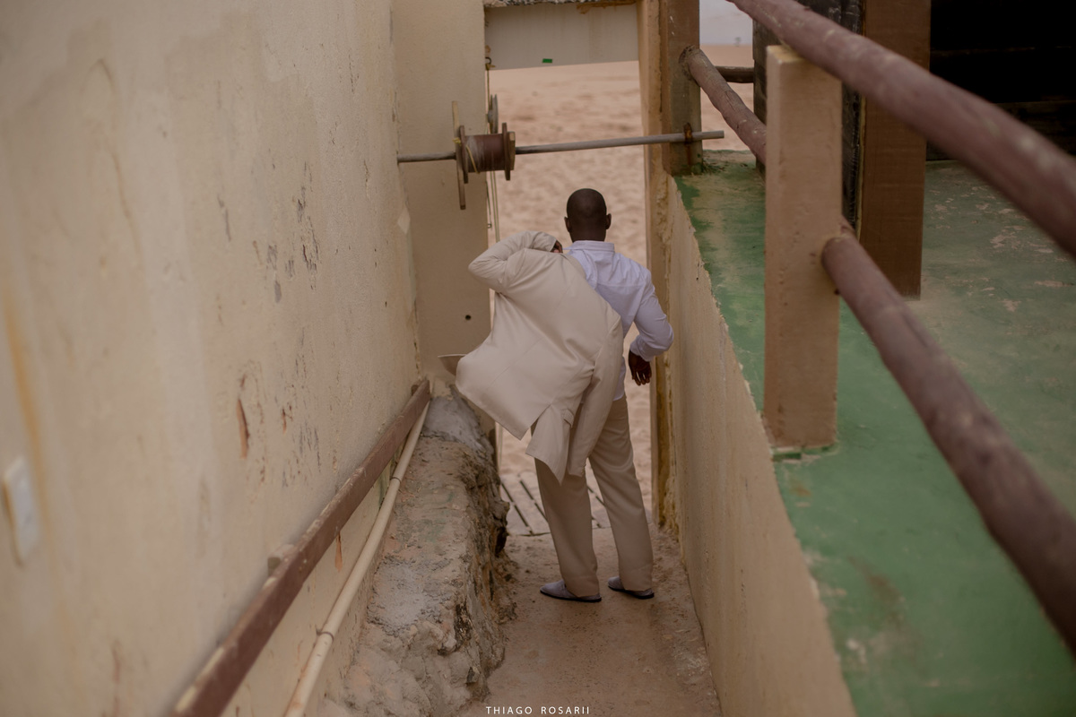 noivo se arrumando Thiago Rosarii