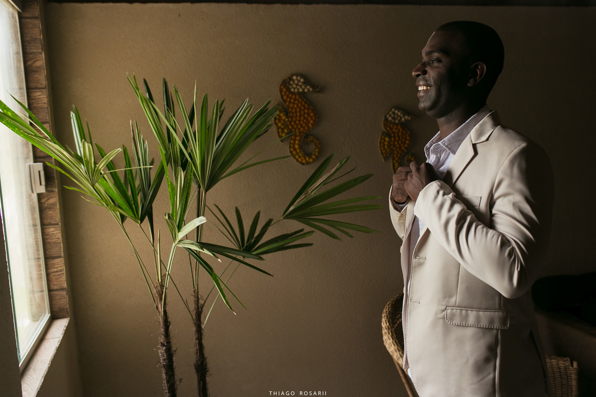 noivo se arrumando Thiago Rosarii