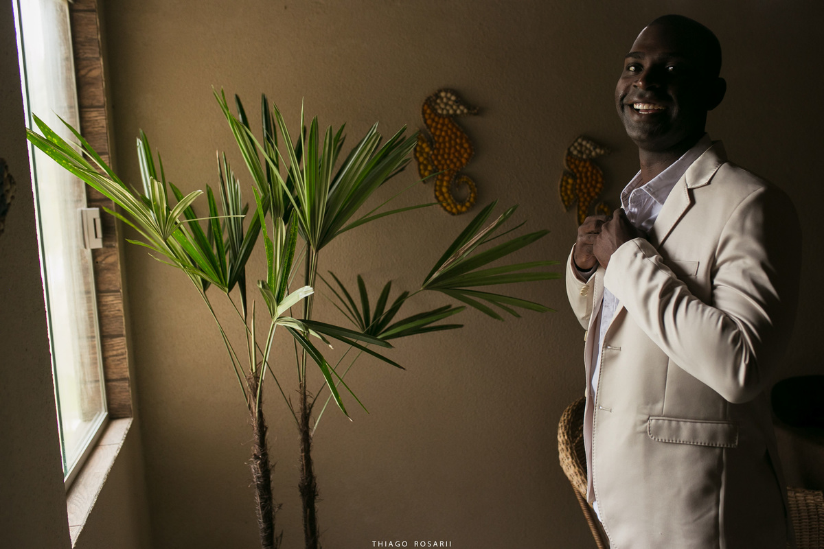 noivo se arrumando Thiago Rosarii