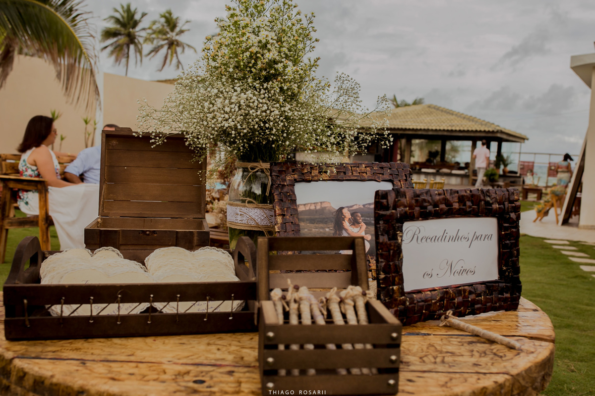 Decoração Rustica casamento na praia Thiago Rosarii