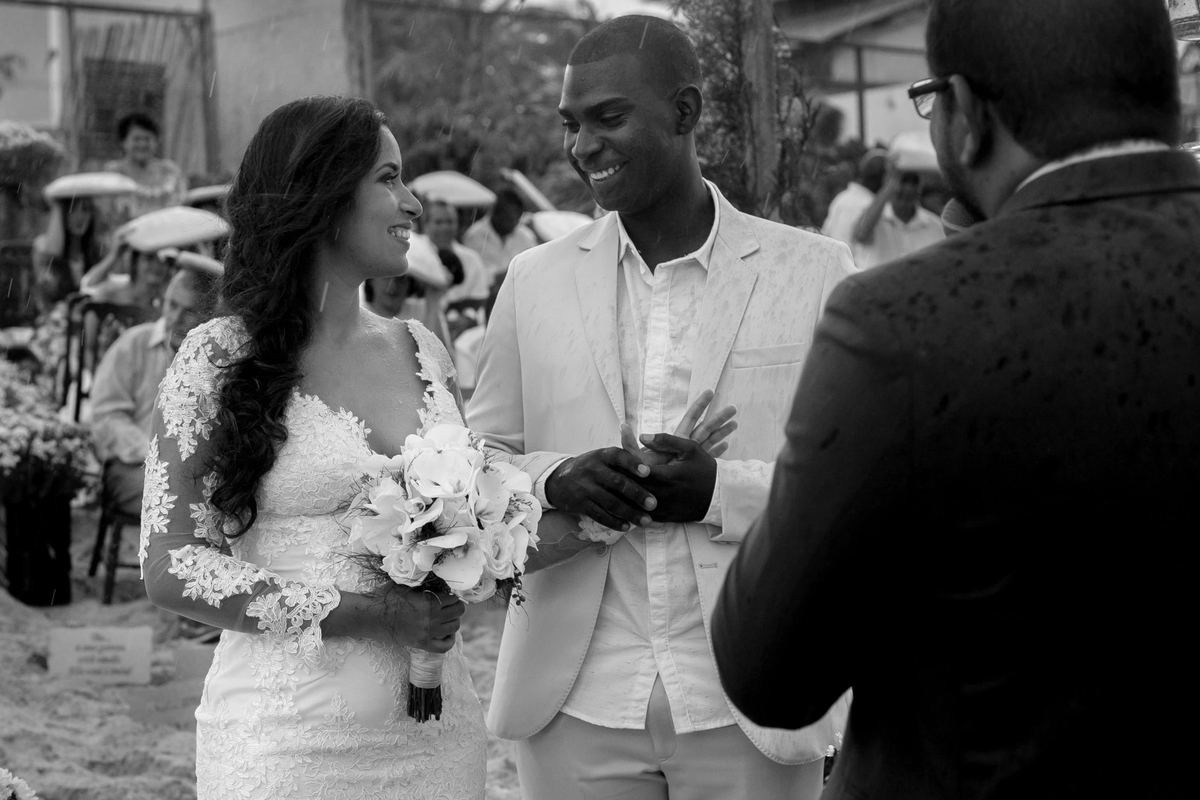 Casamento na praia na chuva, chuveu Thiago Rosarii,