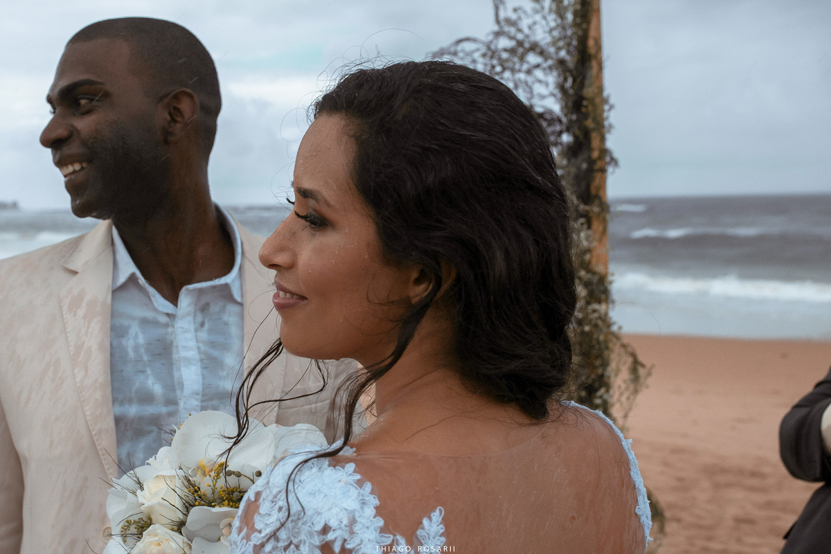 Casamento na praia na chuva, chuveu Thiago Rosarii,