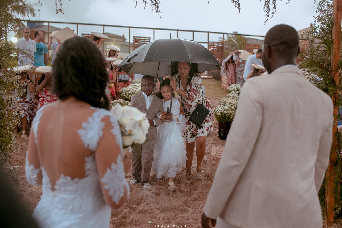 Casamento na praia na chuva, chuveu Thiago Rosarii,