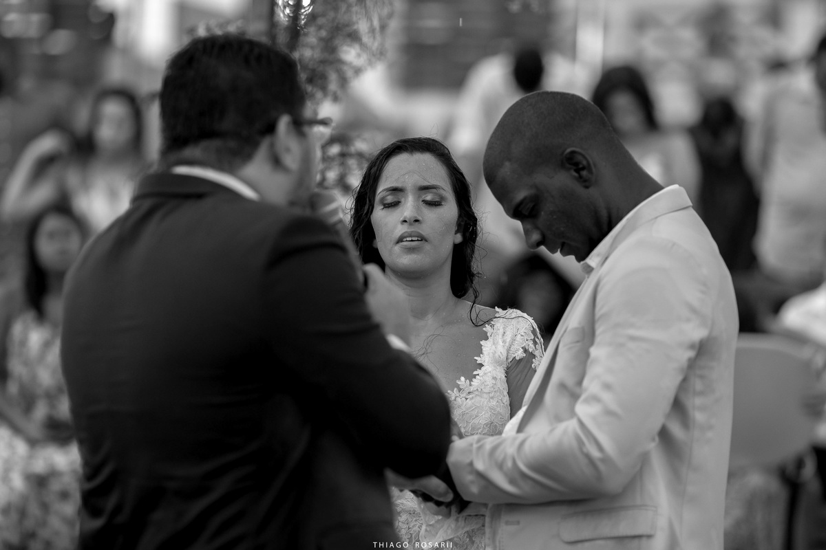 Casamento na praia na chuva, chuveu Thiago Rosarii,