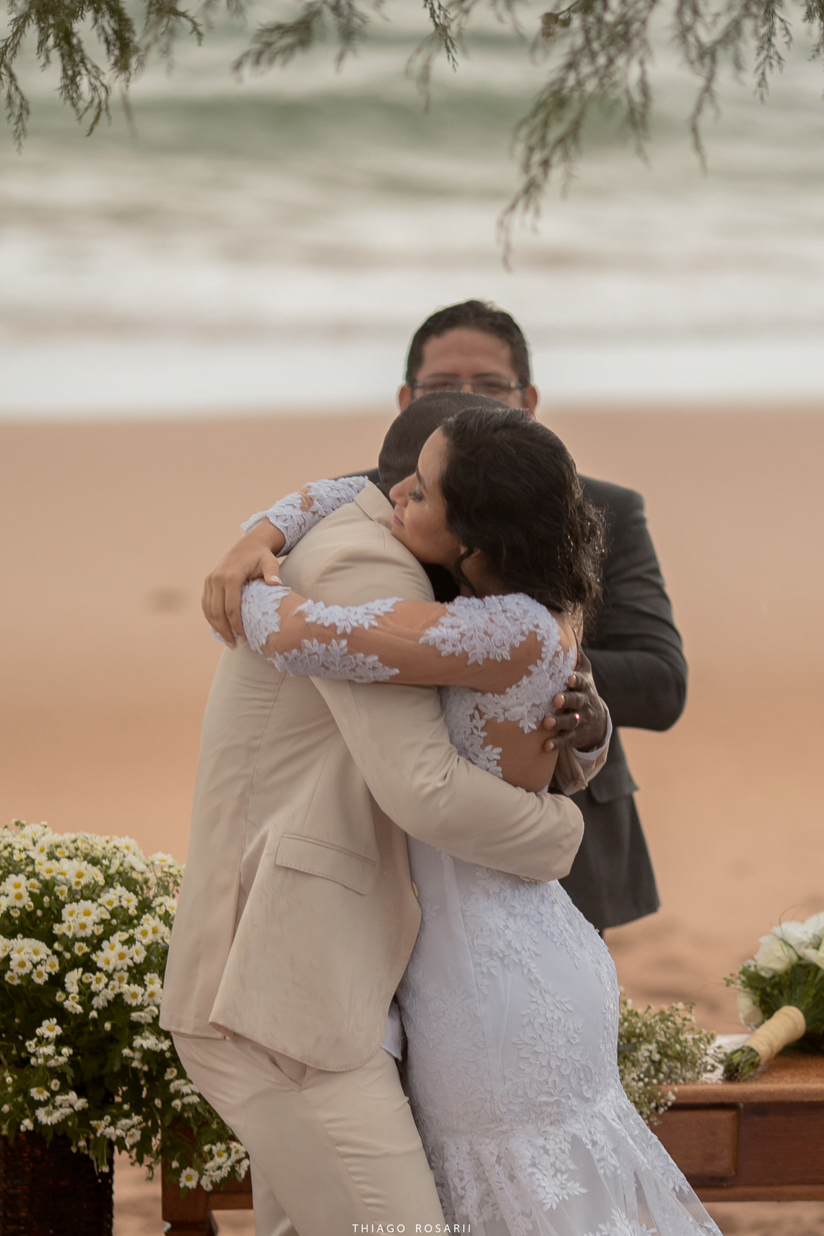 Casamento na praia na chuva, chuveu Thiago Rosarii,