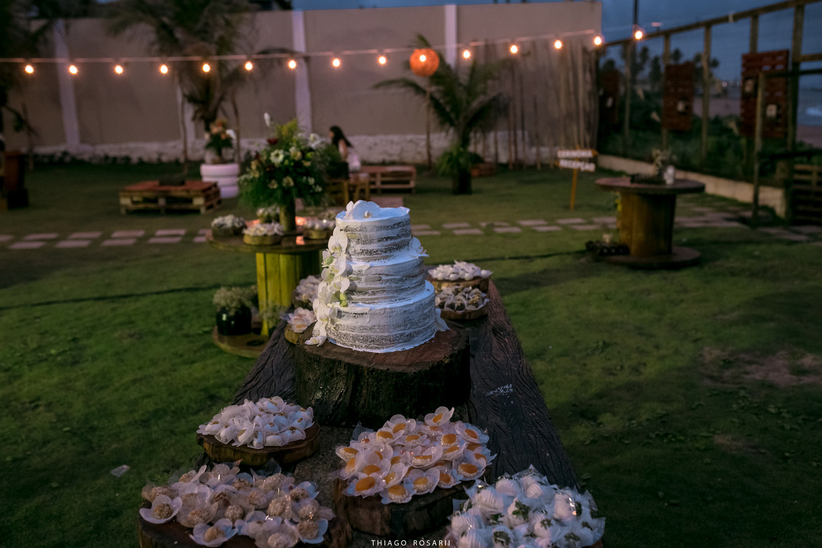 Decoração Rustica casamento na praia Thiago Rosarii