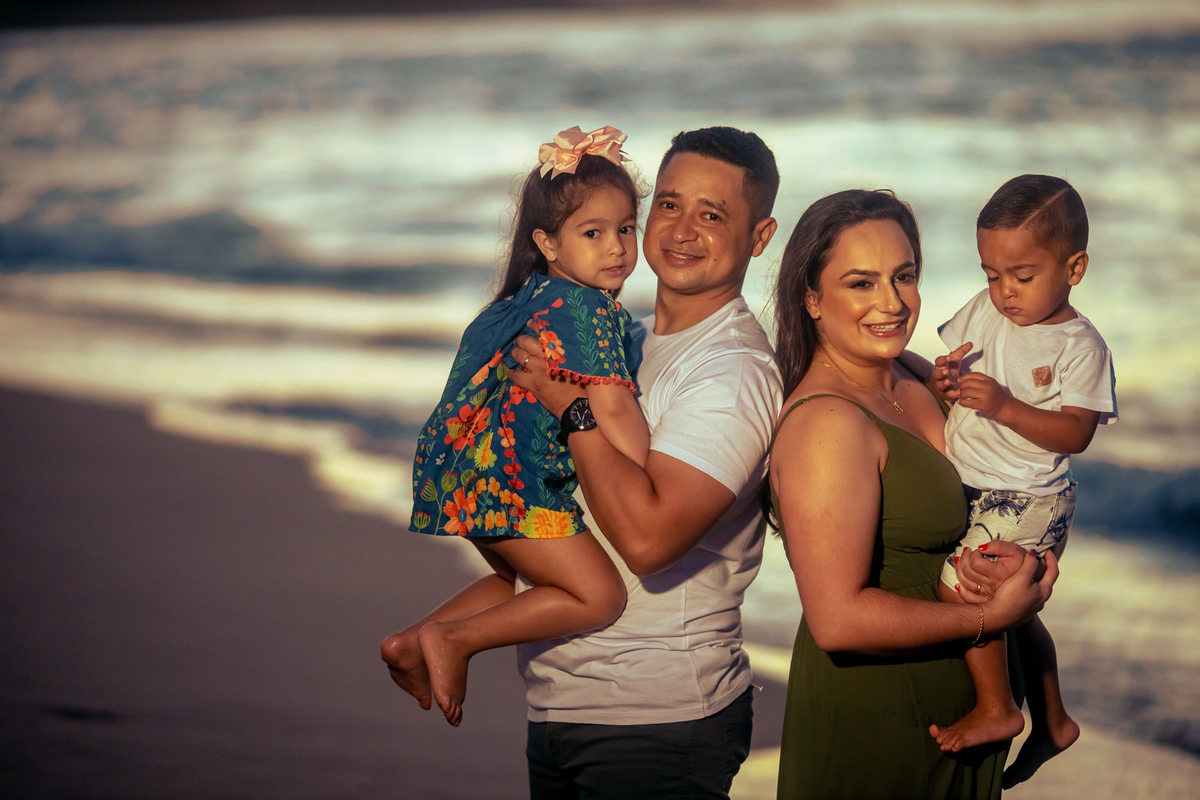 Ensaio no Pelourinho - Fotos - Centro Histórico de Salvador - Ensaio de Família - Thiago Rosarii - Fotos no Farol da Barra, - Família Farol da Barra - Amanhecer na Barra - Thiago Rosarii