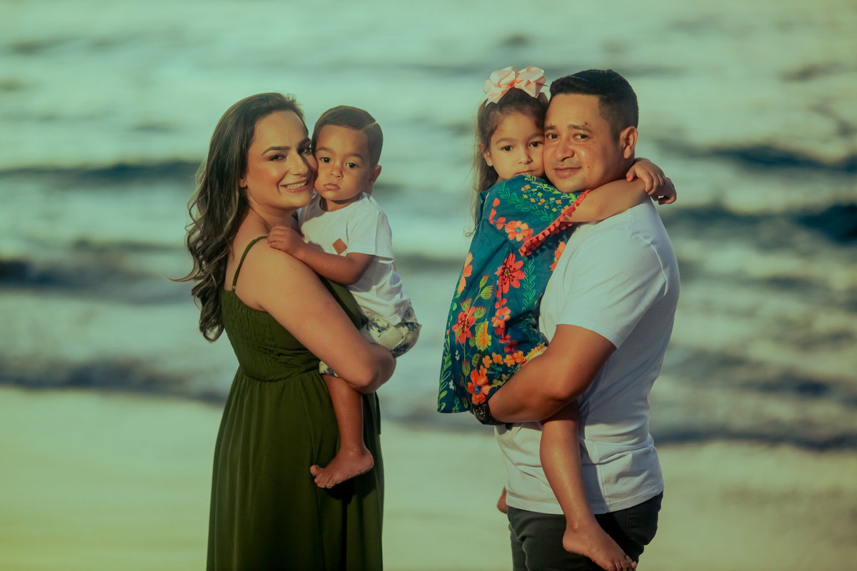 Ensaio no Pelourinho - Fotos - Centro Histórico de Salvador - Ensaio de Família - Thiago Rosarii - Fotos no Farol da Barra, - Família Farol da Barra - Amanhecer na Barra - Thiago Rosarii