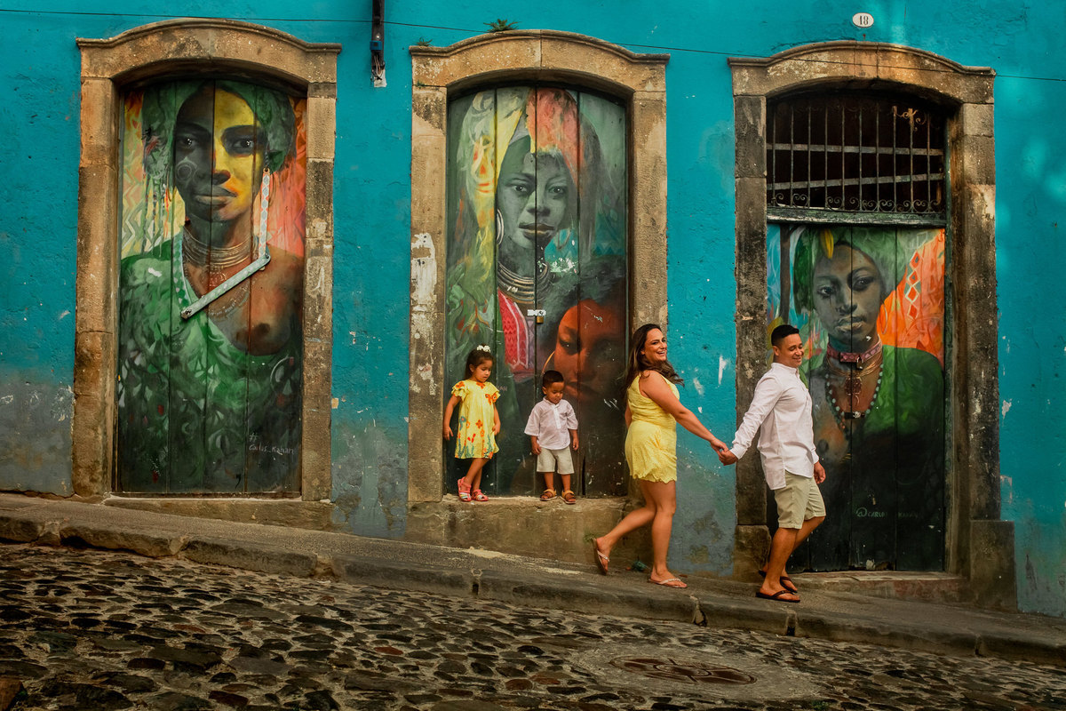 Ensaio no Pelourinho - Fotos - Centro Histórico de Salvador - Ensaio de Família - Thiago Rosarii - Fotos no Farol da Barra, - Família Farol da Barra - Amanhecer na Barra - Thiago Rosarii