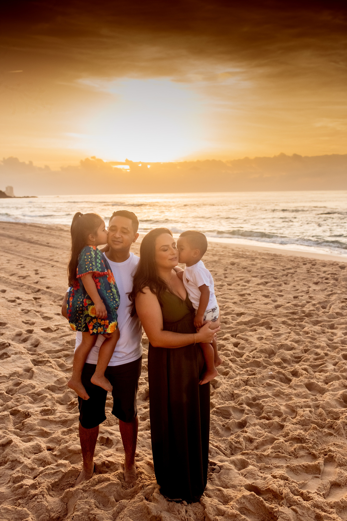Ensaio no Pelourinho - Fotos - Centro Histórico de Salvador - Ensaio de Família - Thiago Rosarii - Fotos no Farol da Barra, - Família Farol da Barra - Amanhecer na Barra - Thiago Rosarii