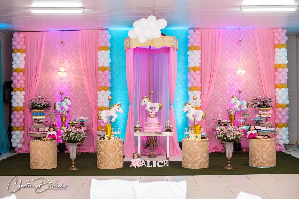 DECORAÇÃO DE CAVALINHOS