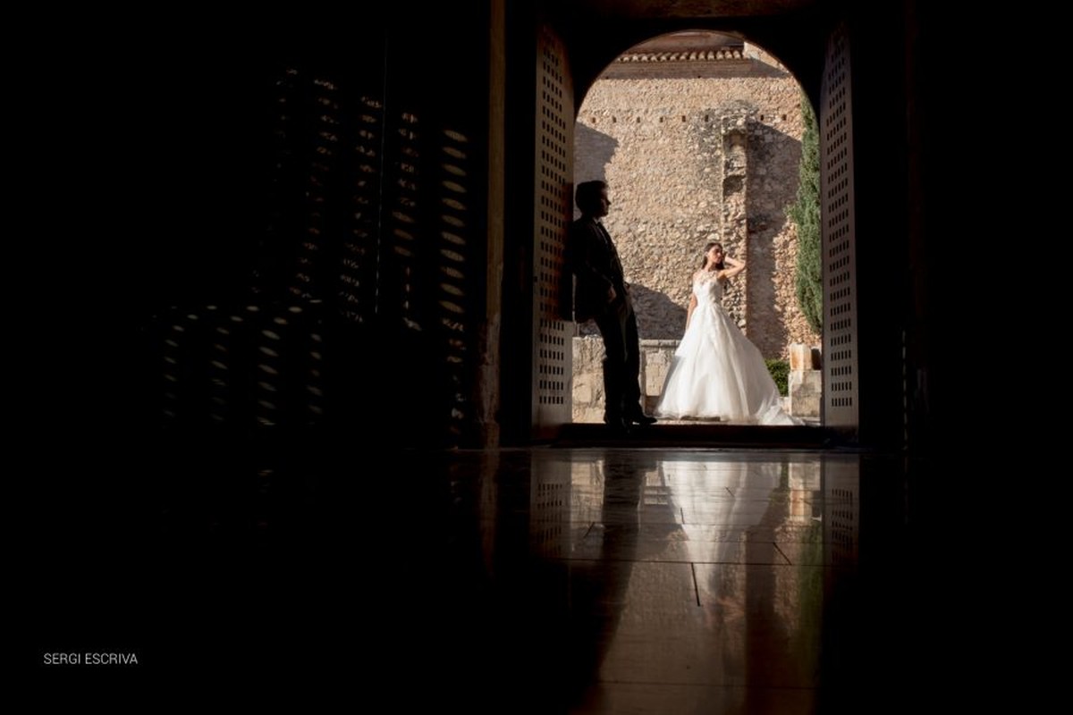 Postboda en Simat. Fotos de Boda en exteriores. Monasterio de Simat