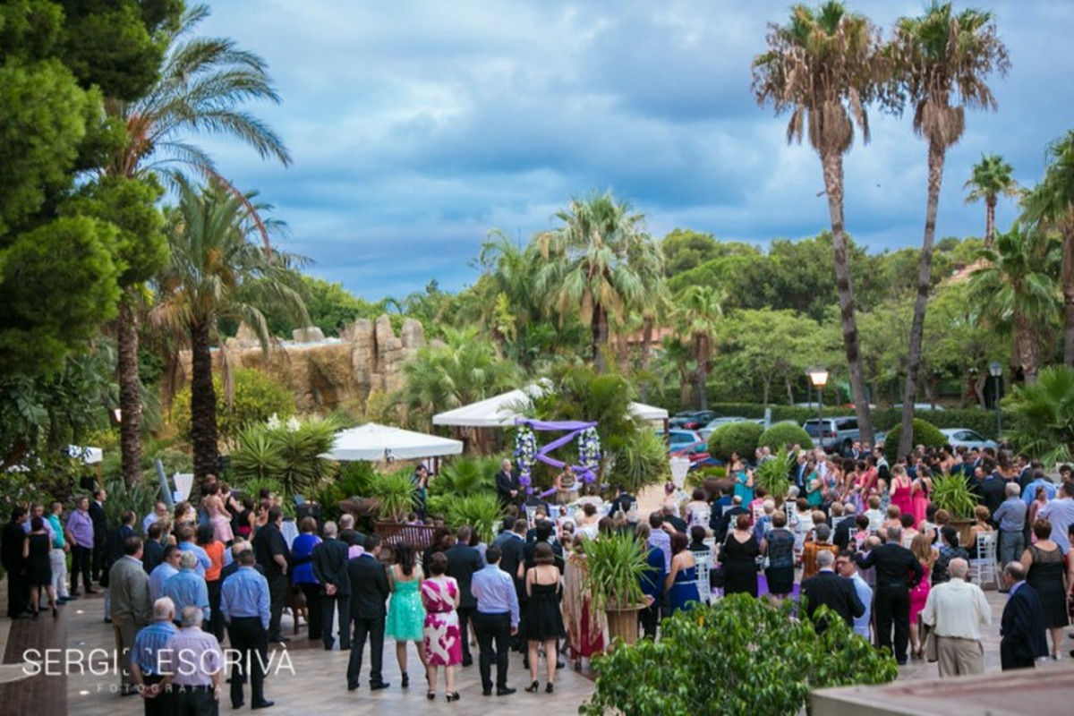 Salva + Julia. Boda en los “Jardines El Poblet”