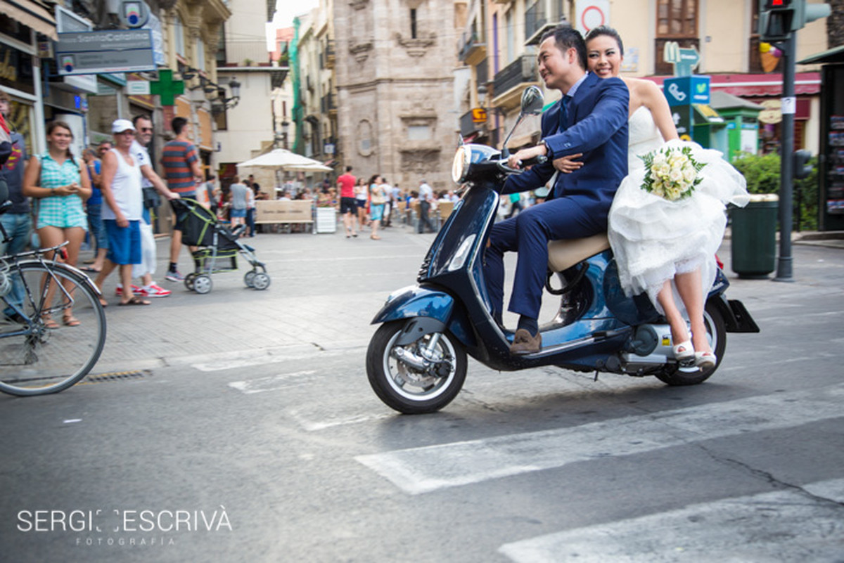 Elisha + Ayako. Desde Tokio con Amor. Un postboda en Valencia.
