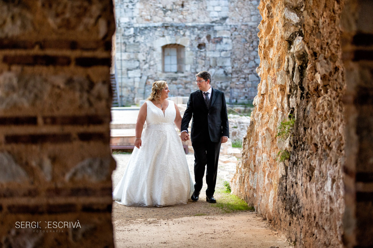 Fotos de Post Boda en el Monasterio de Simat. Fotografías de Boda. Vestido Denovia