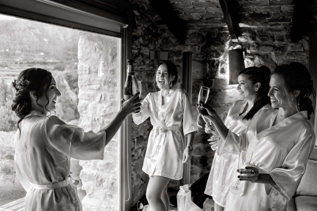 Retrato de novia con sus damas de honor