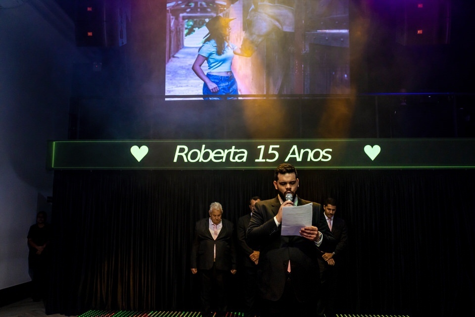 cerimônia, da festa de 15 anos da Roberta no Espaço Illumina - Fotógrafo de debutante em São Paulo.