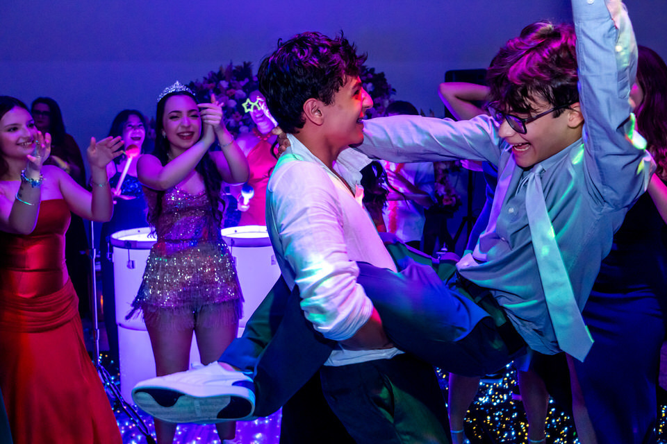 A felicidade que marcou a noite no Buffet Pavaneli Butantã. Conte com um fotógrafo de festa de 15 anos em São Paulo para registrar. O fotógrafo de festa de 15 anos em São Paulo que você precisa.

